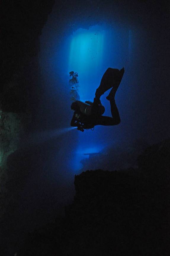 Mergulhando em cenotes na região de Tulum, no Yucatán, sul do México (foto divulgação, de Luis Leal)